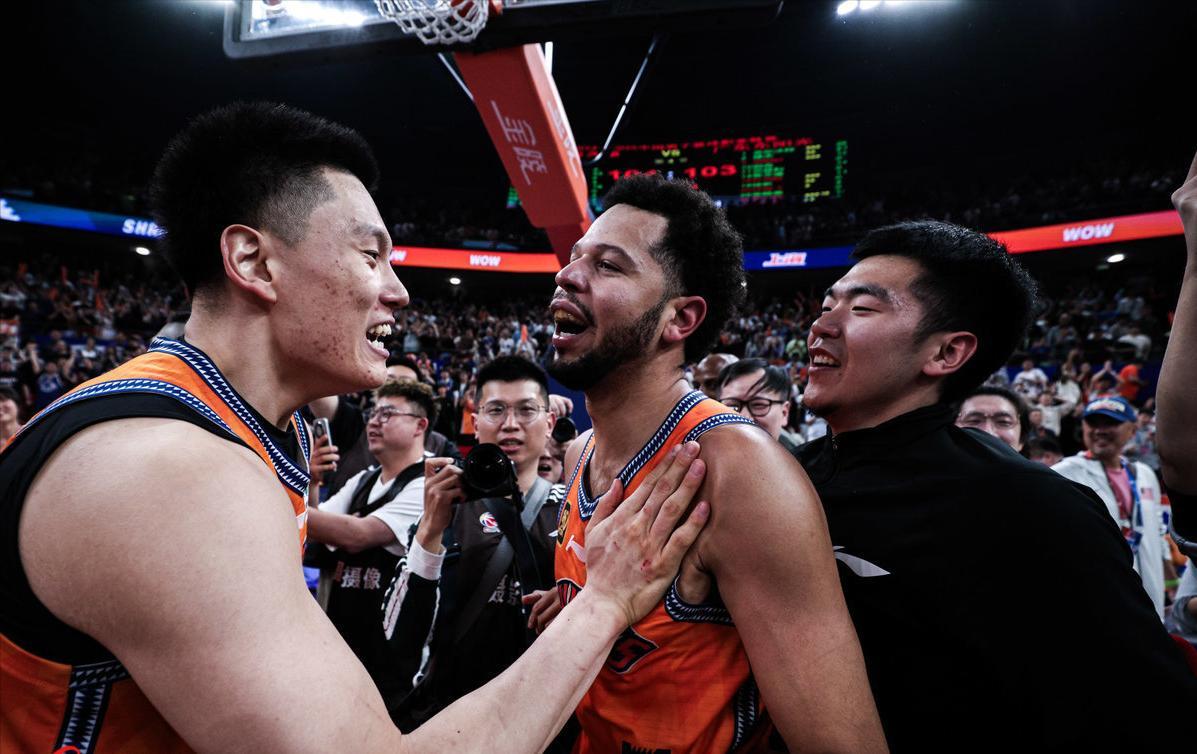 新2网址-辽篮新外援合格，赵继伟有两帮手，杨鸣回归有1个障碍