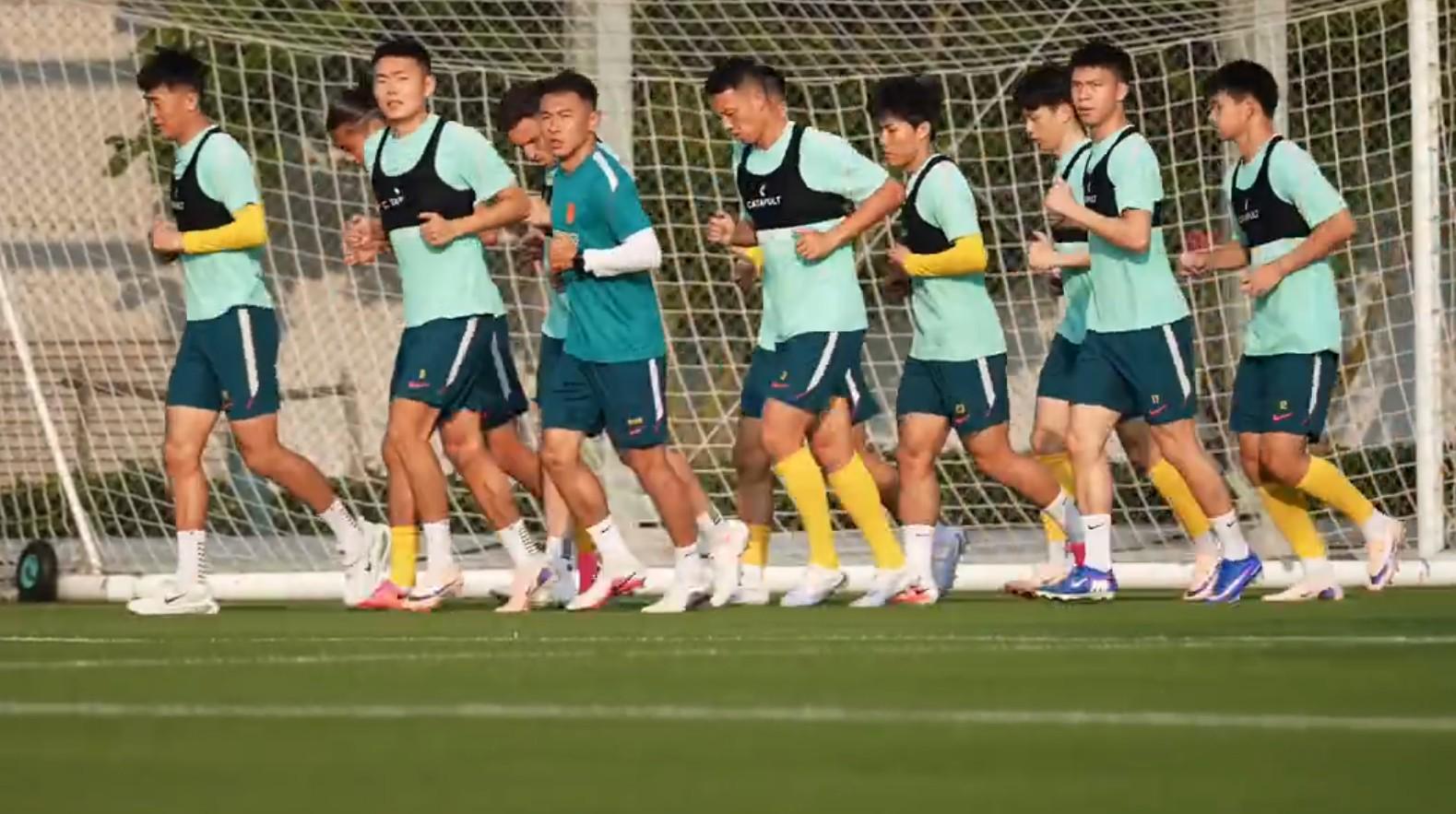 北青：蒋光太因伤缺席国足训练，助教周挺、于汉超担任陪练